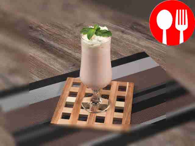 Молочный коктейль с мороженым