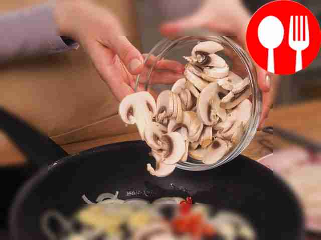 Prepare the champignons. Place the frying pan...