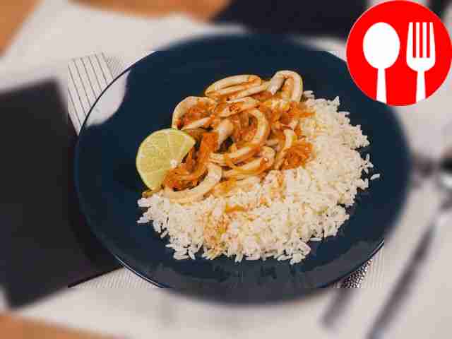 Squid fried with carrots