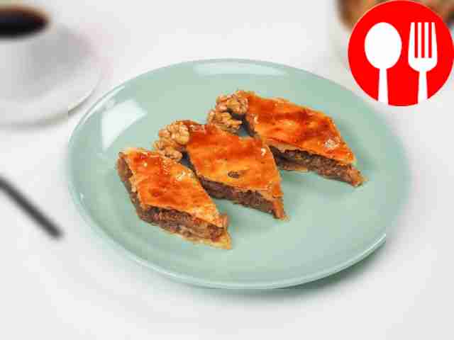 Turkish baklava made from puff pastry