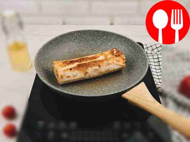 Carefully roll the roll.