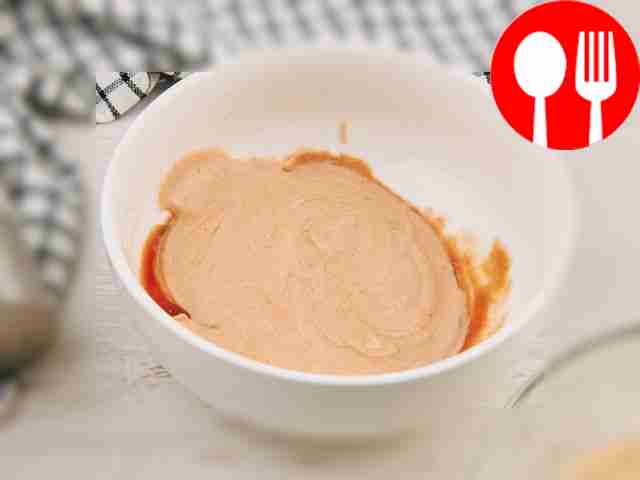 Prepare the sauce: mix ketchup, mayonnaise,...