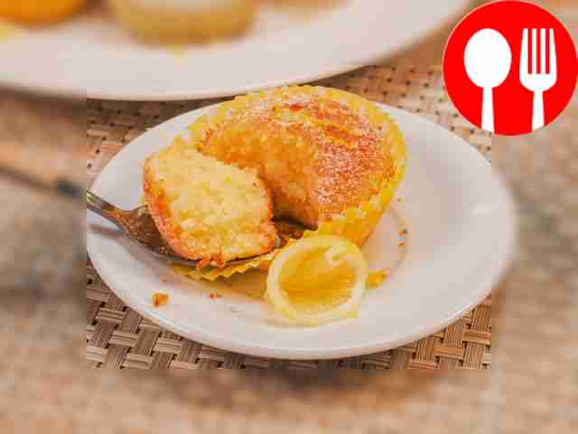 Before serving, dust the cupcakes with powdered sugar.
