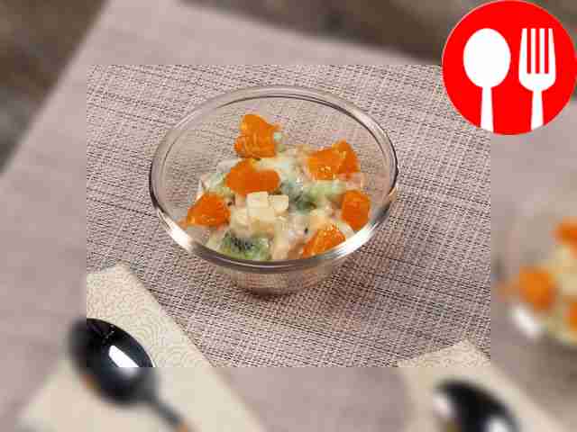 Фруктовый салат с йогуртом