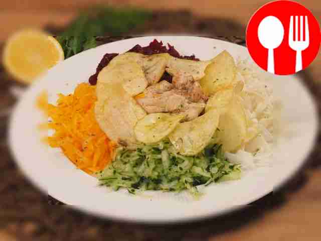 Salad “Goat in the garden” with chips