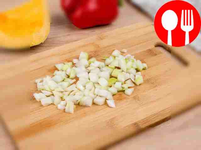 Chop the onion into small cubes no larger than 1 cm.