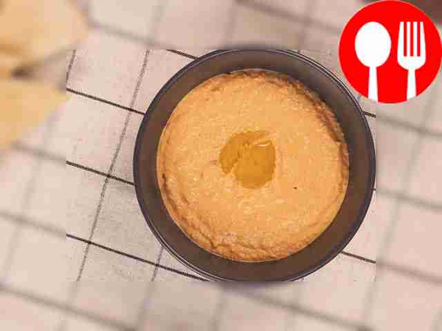 Хумус с вялеными помидорами