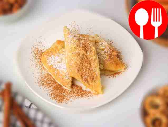 Пирог из слоеного теста с творогом