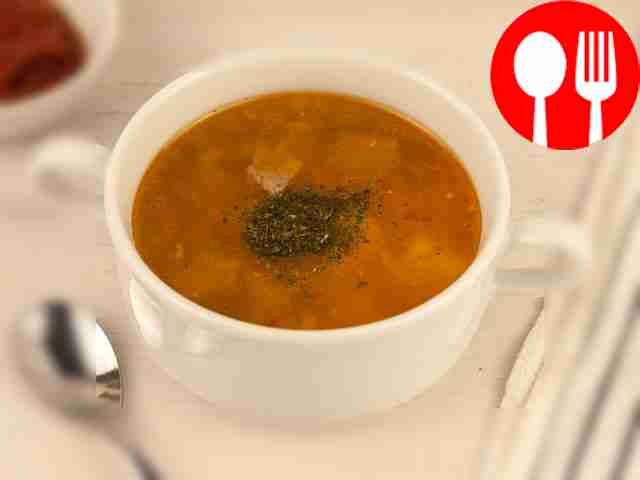 Simmer the hot, aromatic kharcho under the lid...