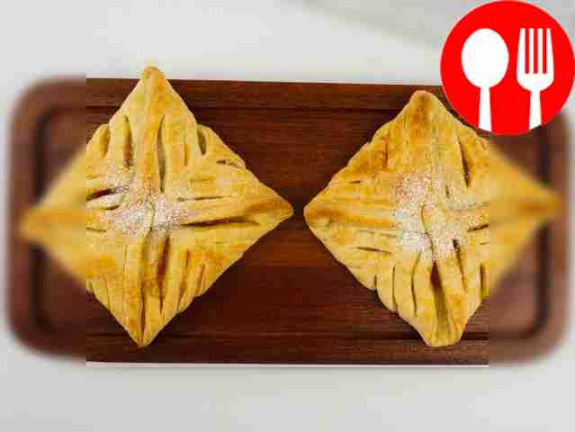 Puff pastries with mango-peach jam