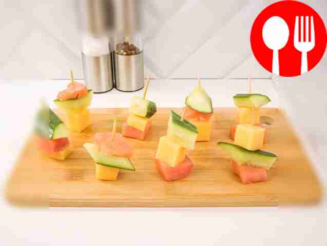 Наколите на зубочистки все ингредиенты и...