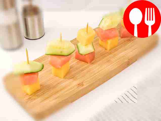 Канапе с семгой, сыром и огурцом