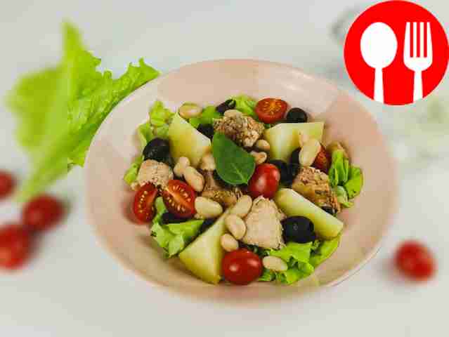 Салат с горбушей и фасолью