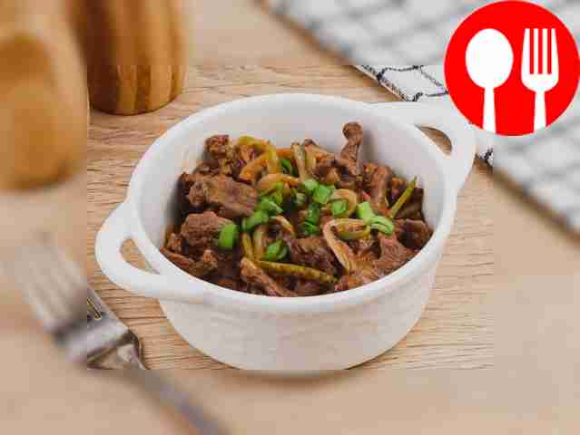 You can decorate the dish with any greenery you have.