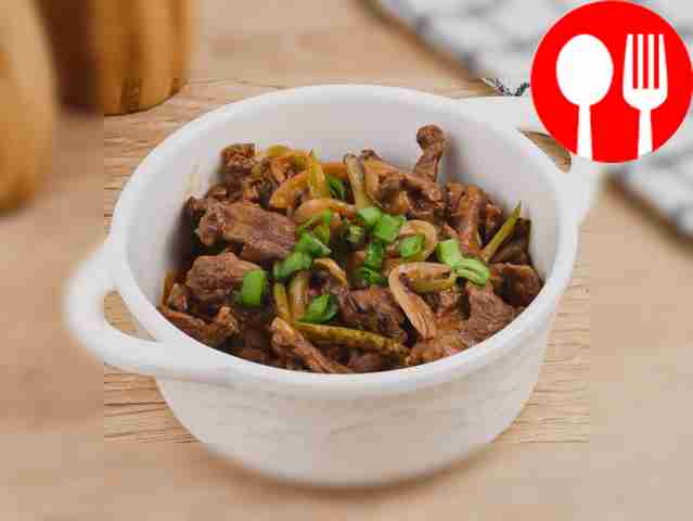 Говядина с солеными огурцами