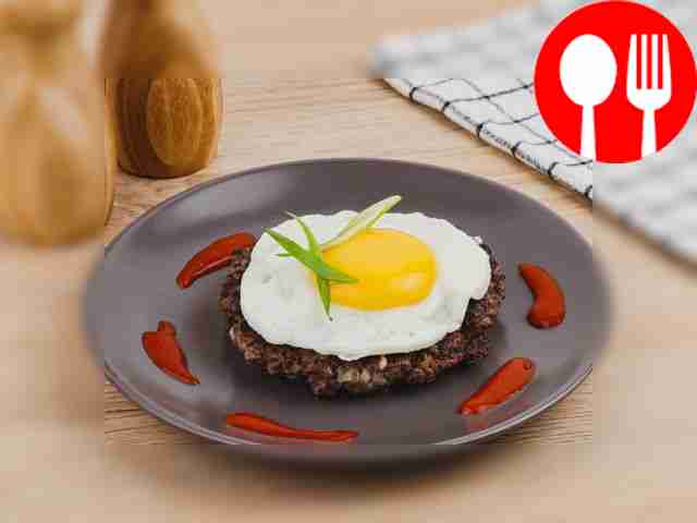 Классический бифштекс с луком