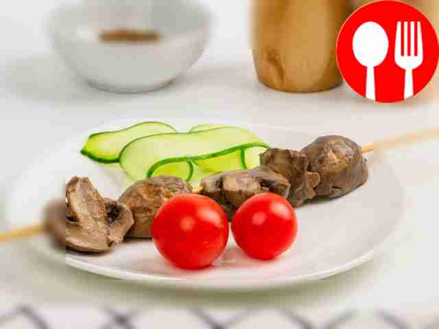 Шампиньоны на шпажках в майонезном маринаде Champignons on skewers in mayonnaise marinade