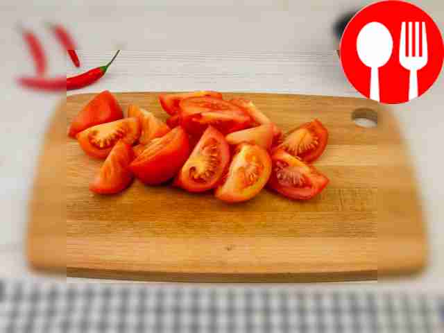 Rinse the vegetables under running water. Peel...