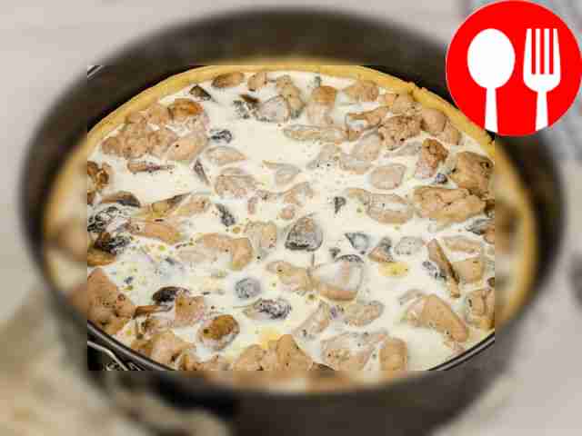 Pour the creamy egg mixture over the chicken...