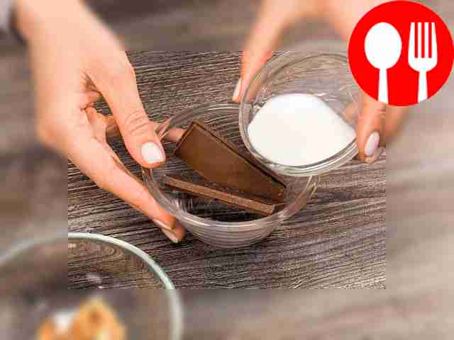 Возьмите половину шоколадной плитки и...