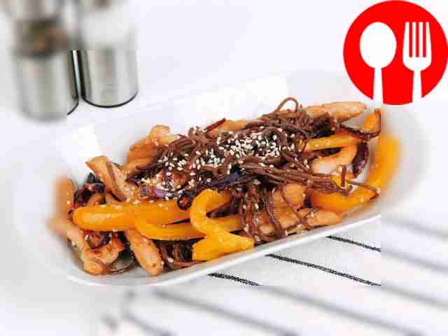 Buckwheat noodles with chicken