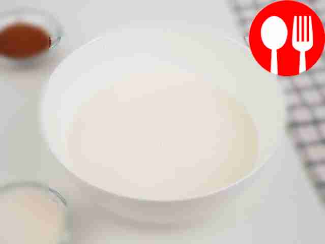 В отдельной глубокой миске соедините муку с...