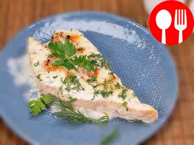 Red fish in creamy sauce