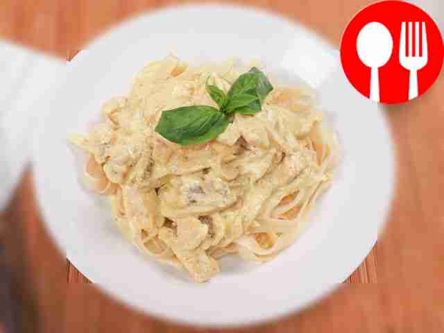 Chicken in cream sauce with cheese