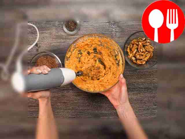 While the dough is cooling, prepare the cream....