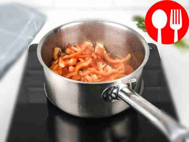Add bell pepper to the tomatoes.