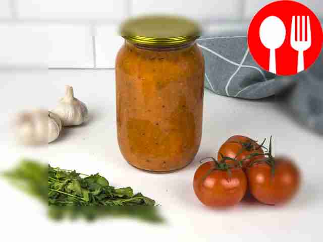 Boiled hot pepper adjika