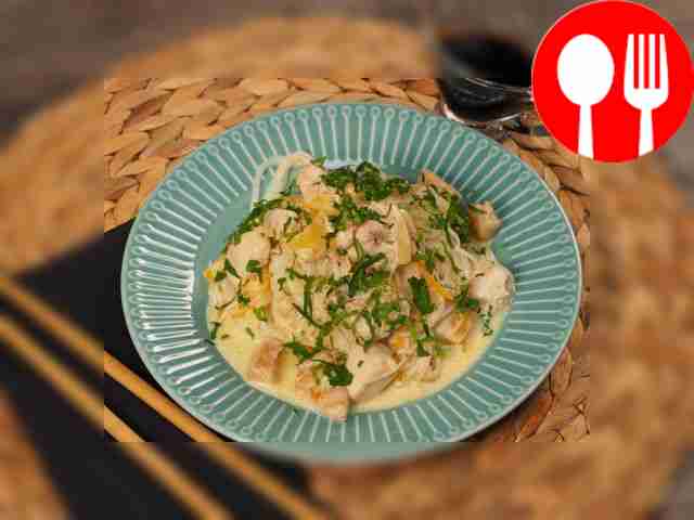 Funchoza in creamy sauce