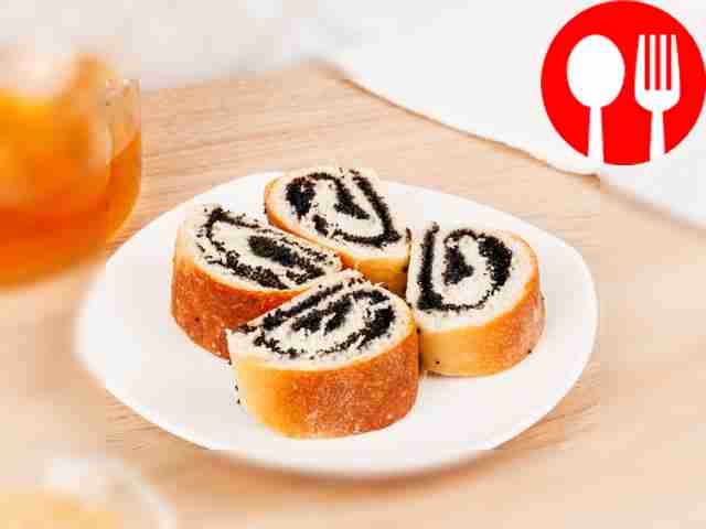 Butter roll with poppy seeds