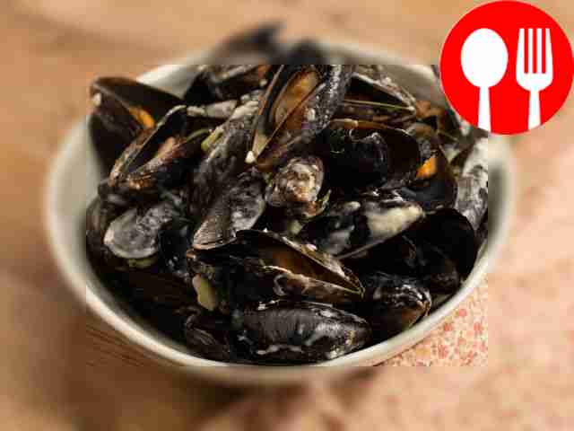 Мидии с соусом блю чиз