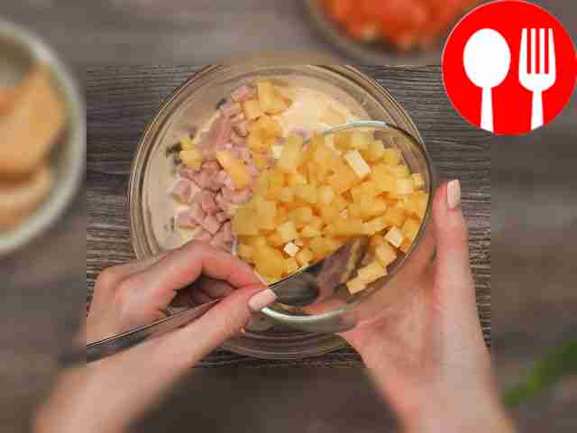 Mix the resulting mass with chopped products.