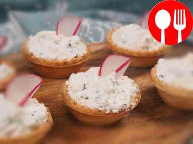 Tartlets with cottage cheese