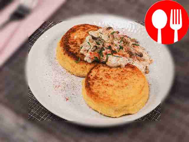 Картофельные котлеты с грибной подливкой