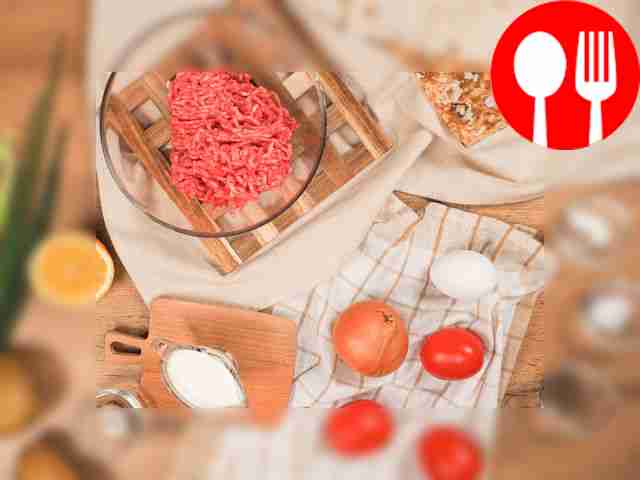 Peel the onion and garlic and chop in a...