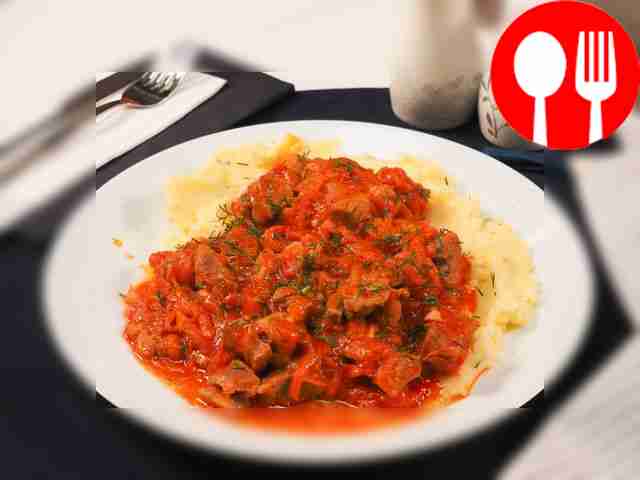 Тушеная капуста с индейкой