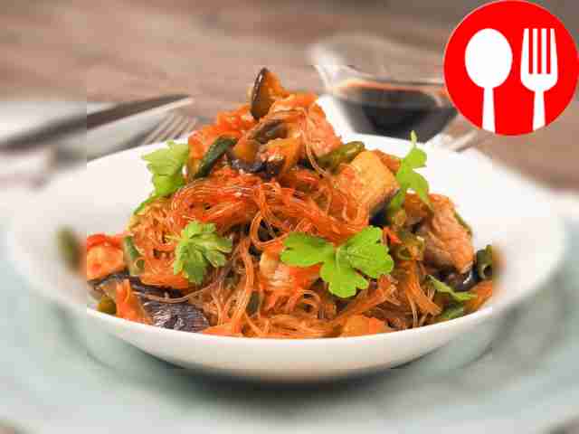 Funchoza with turkey and vegetables