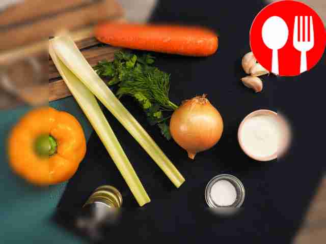 Приготовьте ингредиенты для блюда из сельдерея...