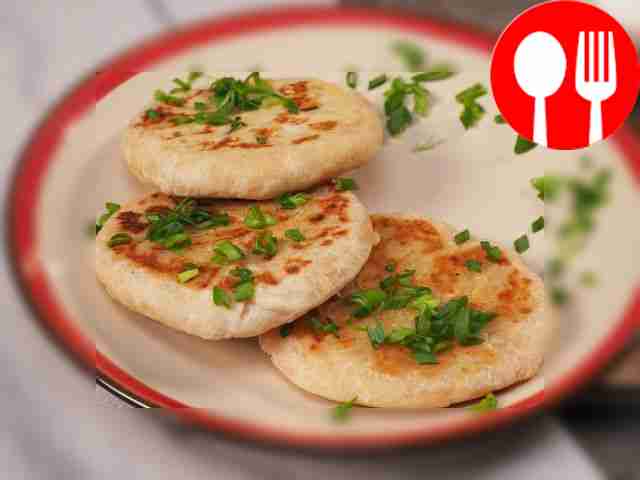 Лепешки с колбасой