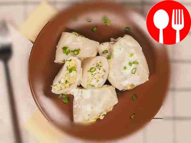 Кальмары, фаршированные яйцом, разделите на...