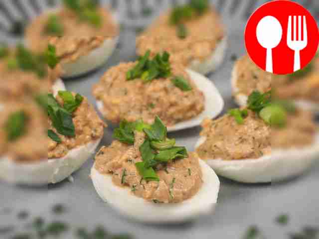 Яйца, фаршированные печенью трески