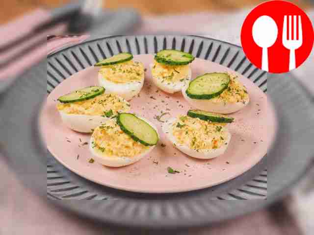 Фаршированные яйца с сыром