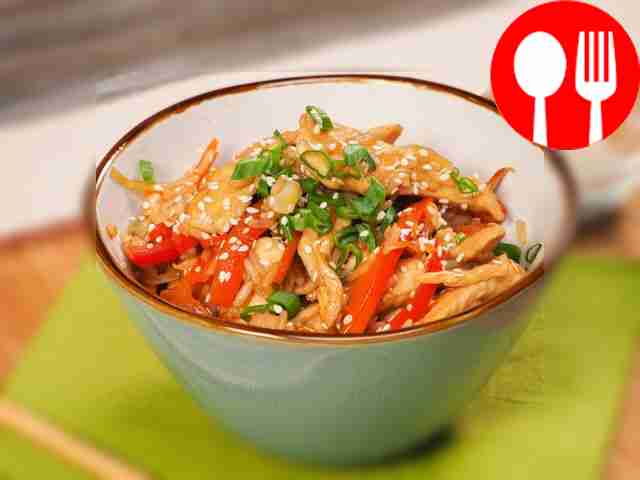 Wok with rice and chicken