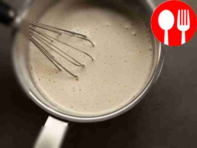 Переложите охлаждённую массу в кастрюлю и...