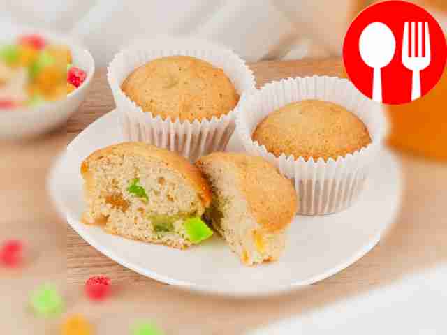 Cupcake with candied fruits