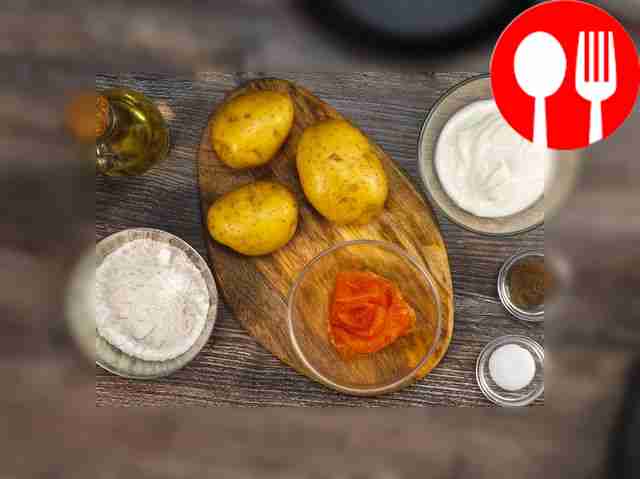 Prepare food, peel potatoes. To prevent the...