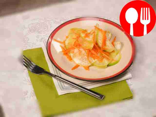 Салат из зеленой редьки с морковью